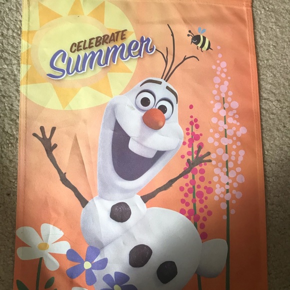 13 new or like new garden flags, various styles and holidays - Picture 2 of 13